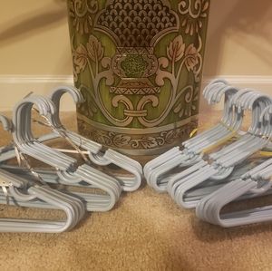 BLUE Kids Plastic Hangers (60ct)